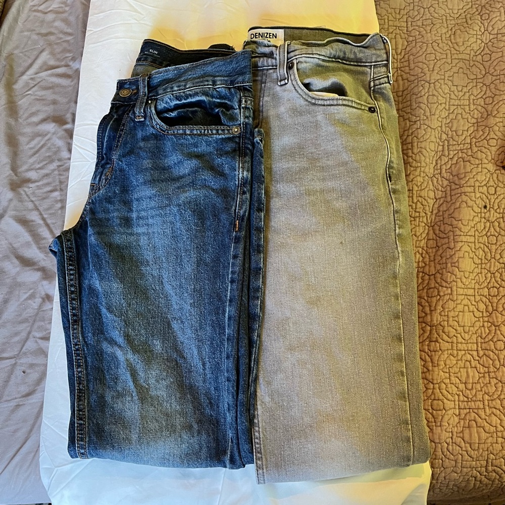 2 pair like new jeans 28x30 (Levi’s denizen / old navy)